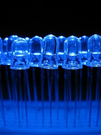 330px-Blue_light_emitting_diodes_over_a_proto-board